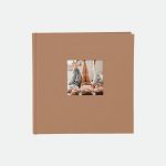 ألبوم "Bella Vista Hazel" لإدخال الصور بسهولة، بتصميم دافئ وأنيق بلون البندق.