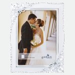 إطار صورة أبيض بتصميم الخلود