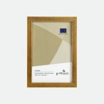 إطار صورة ذهبي بتصميم سكاندي العصري