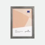 إطار صورة فضي بتصميم سكاندي العصري